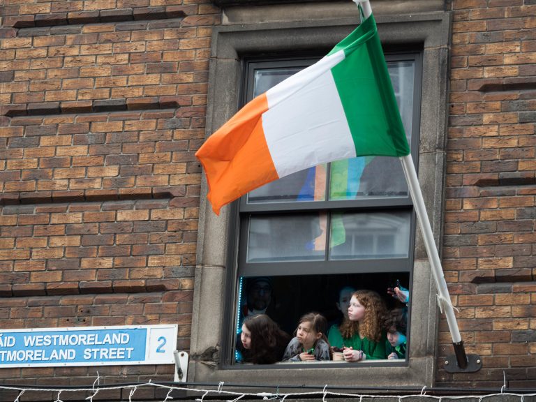 L’Irlande institutionnalise le revenu de base des artistes et attire l’Europe