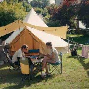 France Télévisions retrace un siècle de camping dans un documentaire raconté par Franck Dubosc et Karin Viard prochainement sur France 3 et sur france.tv