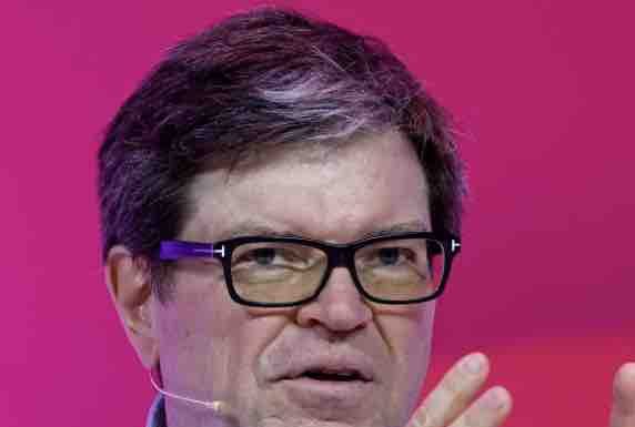 A VivaTech, Yann LeCun défend la souveraineté de l’IA et plaide pour des modèles ouverts face aux restrictions d’Anthropic