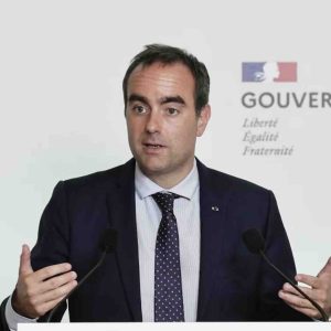 Éducation : le gouvernement introduit un enseignement hebdomadaire sur l’IA au lycée