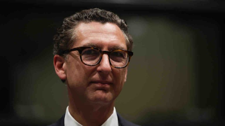 Maxime Saada dénonce une «décision politique» après la mise en demeure de CNews par l’Arcom