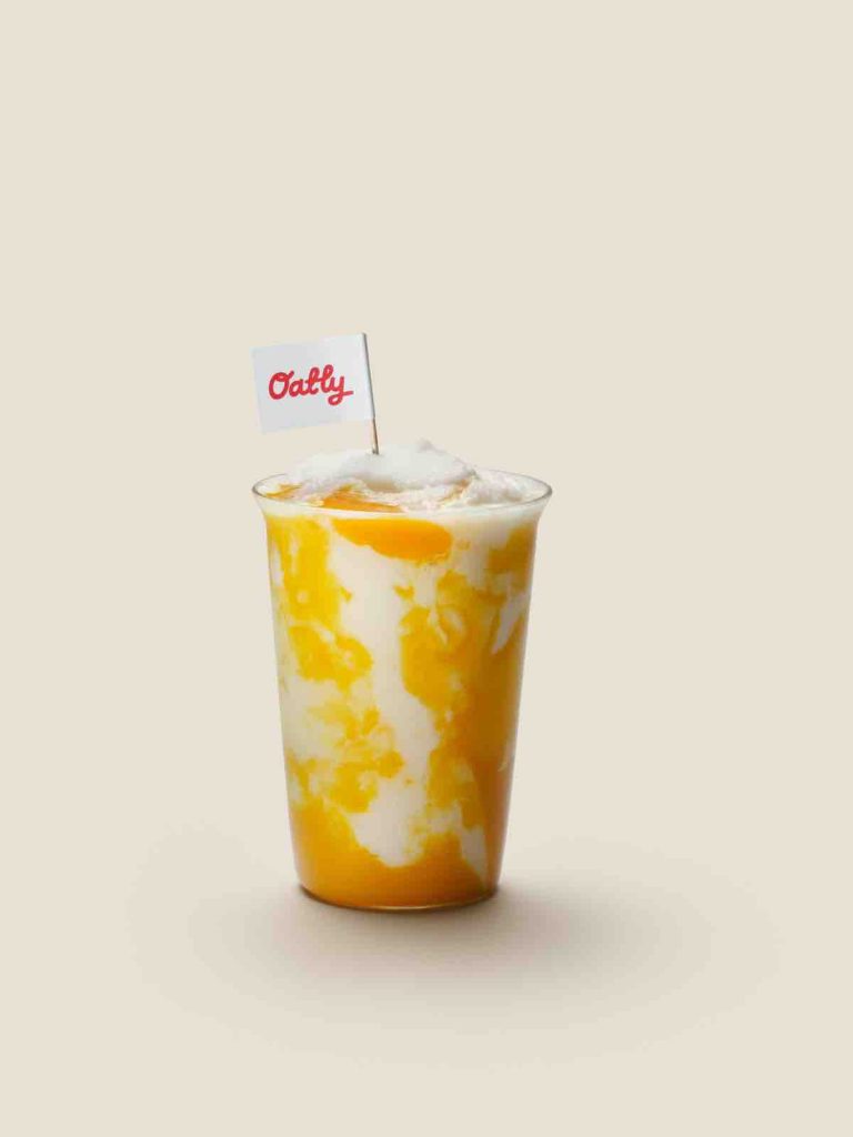 Oatly s’associe aux Minions avec une recette glacée à la mangue