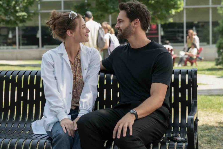 Prime Video : «The Love Hypothesis» avec Lili Reinhart dès le 23 septembre