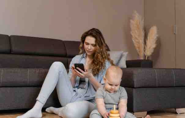 Un parent sur deux victime de «technoférence» avec ses enfants, selon une étude