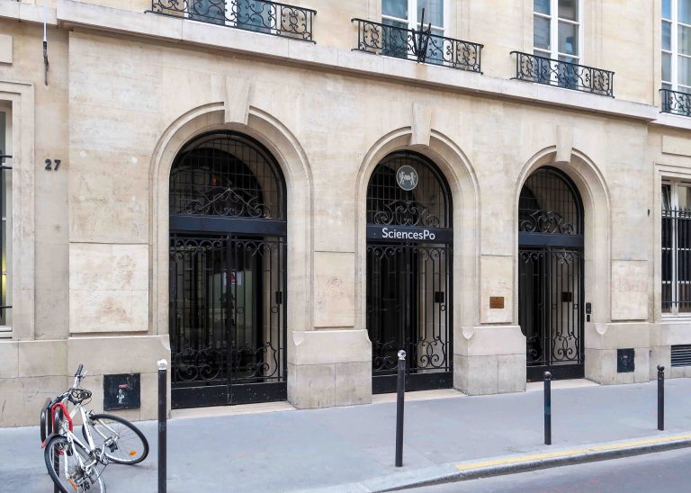 Sciences Po Paris lance un master dédié à la lutte contre la désinformation