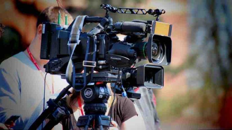 Audiovisuel public: le pluralisme au cœur des tensions en cette rentrée