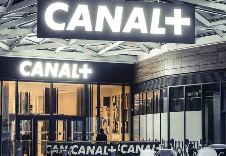 Cinéma : 13 organisations alertent Macron sur une possible hausse de la TVA de Canal+