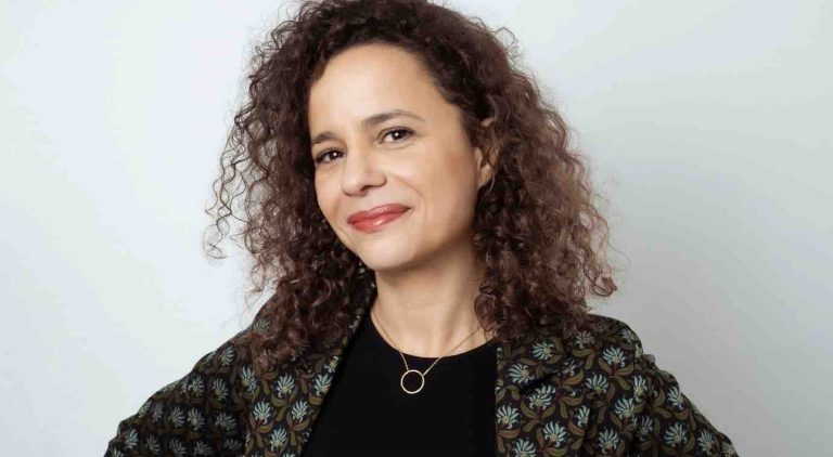 Douha CHÉRIF (3icom) : «Le journal télévisé reste la source la plus crédible»