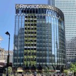 Revolut réalise un premier paiement par IA en France