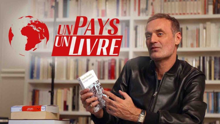 TV5MONDE : Augustin Trapenard rejoint la chaîne avec «Un pays, un livre»