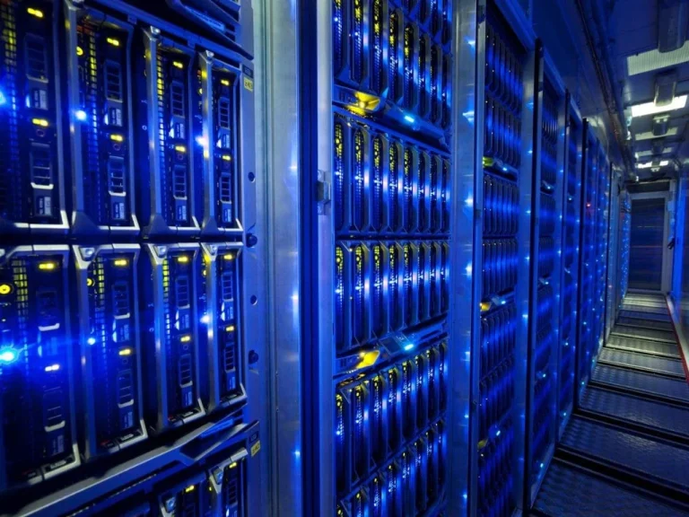 Data centers : six recours contre un mégaprojet à 50 milliards d&rsquo;euros