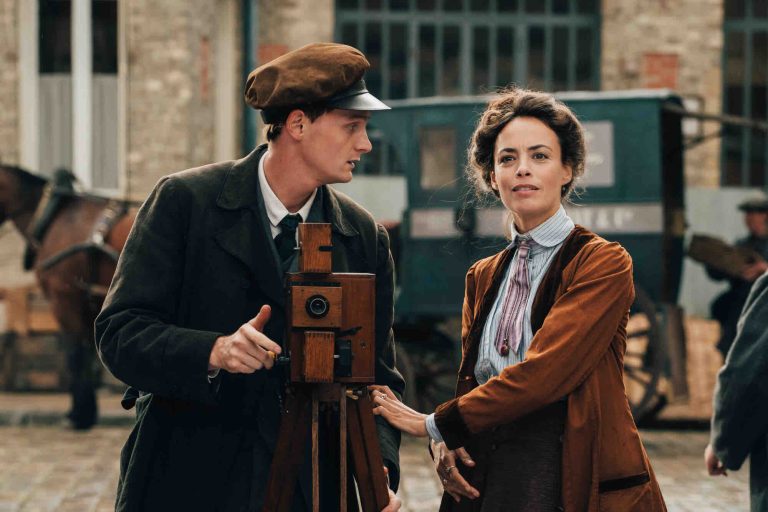 La série événement «ALICE» avec Bérénice Bejo, disponible dès le 4 décembre sur HBO Max