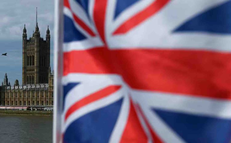 Londres : procès de trois Iraniens accusés d’espionnage visant notamment des journalistes