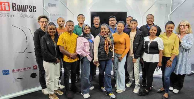 RFI forme 10 jeunes professionnels des médias aux nouveaux enjeux de l’information à Madagascar
