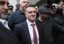 Royaume-Uni : Tommy Robinson, jugé pour harcèlement de journalistes, dit être soutenu par Musk